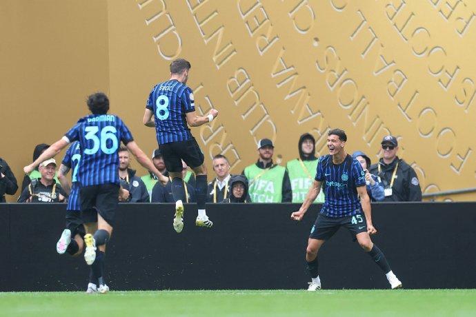 们在英超联 们在英超联